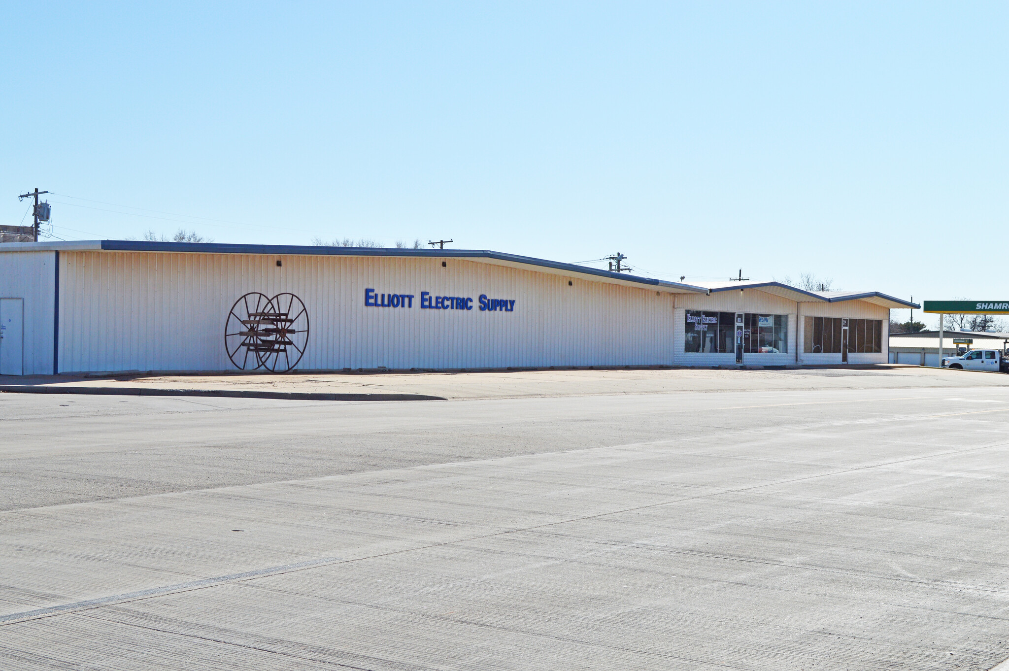 211 S 4th St, Clinton, OK for Sale