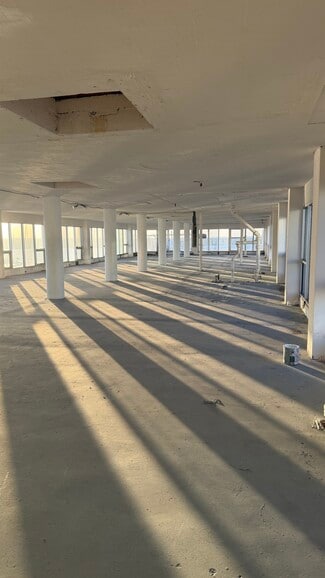 North Bay Village, FL undefined - 7904 West Dr