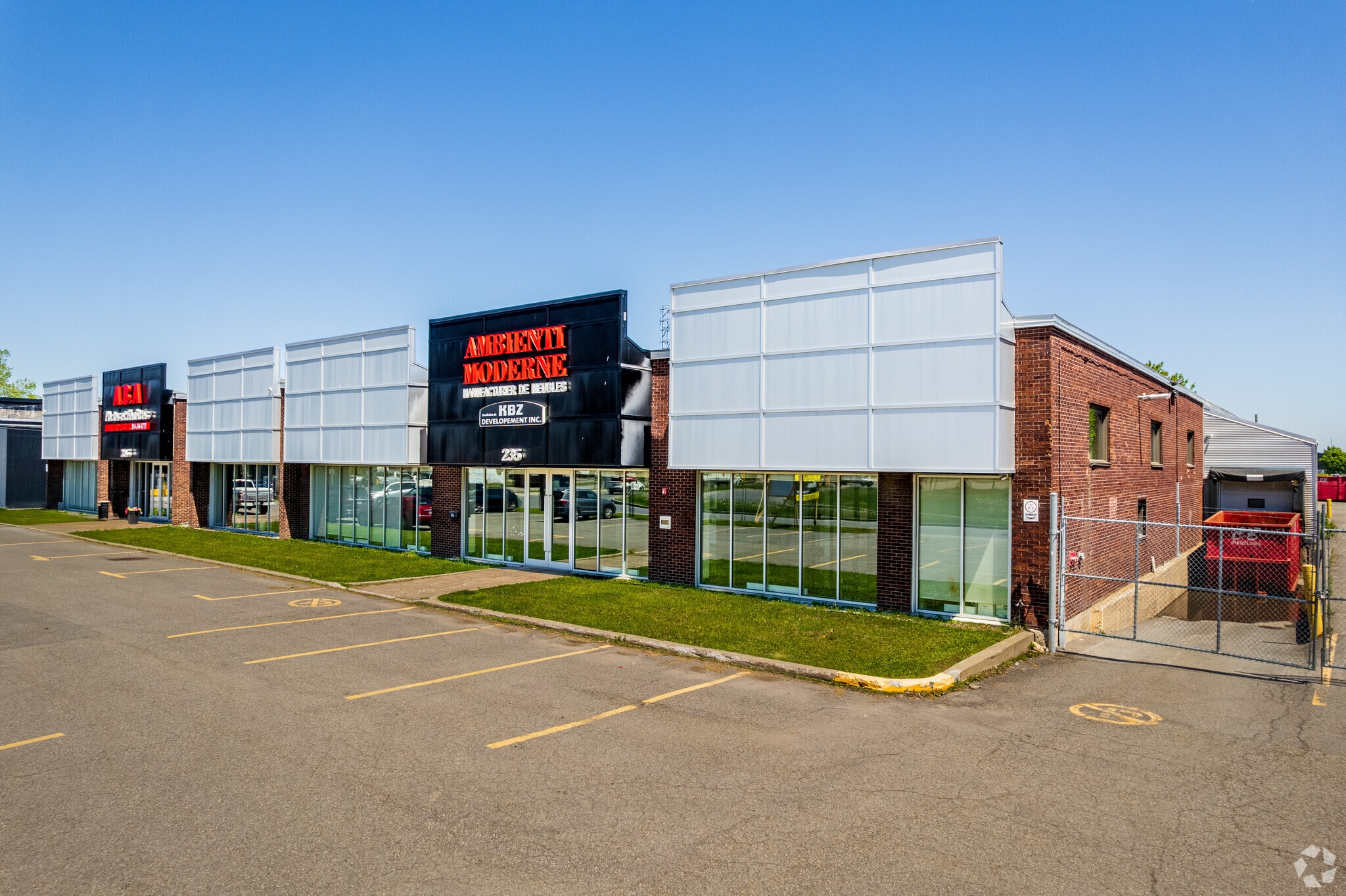 235 Montee De Liesse, Montréal, QC for Sale