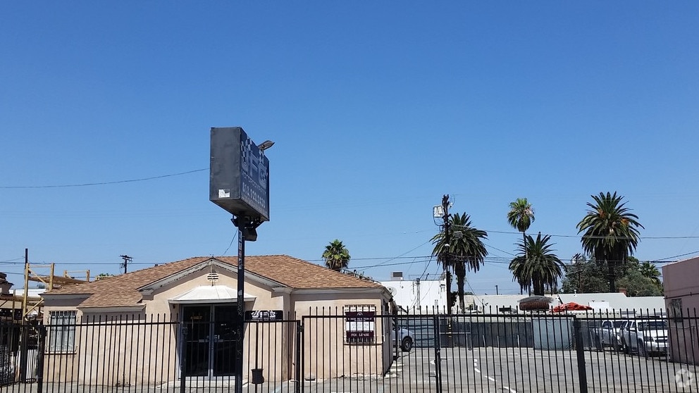 16129 Sherman Way, Van Nuys, CA for Rent