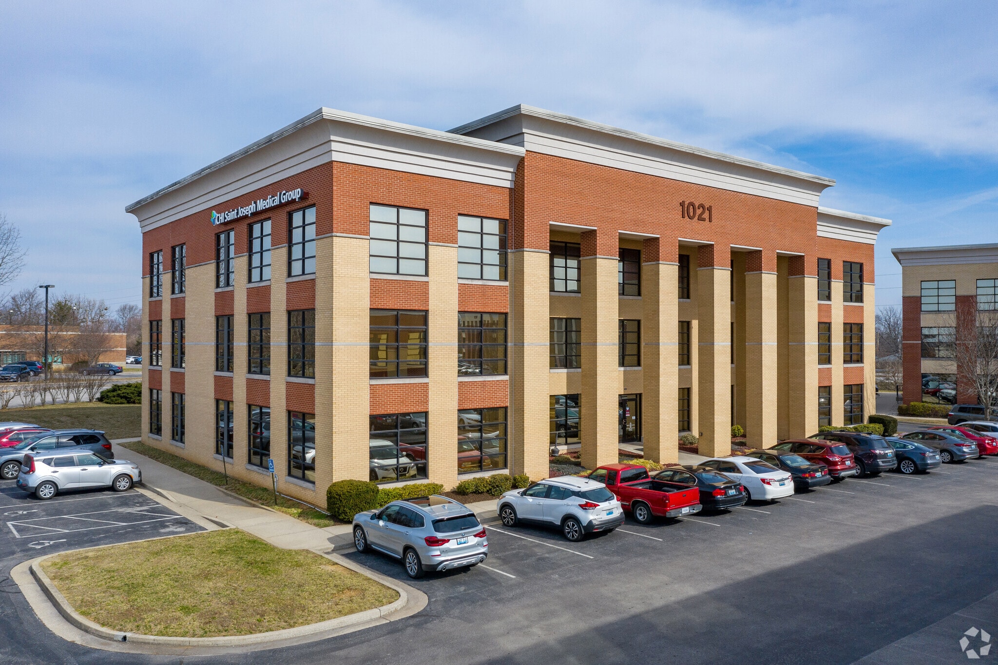 1021 Majestic Dr, Lexington, KY for Sale