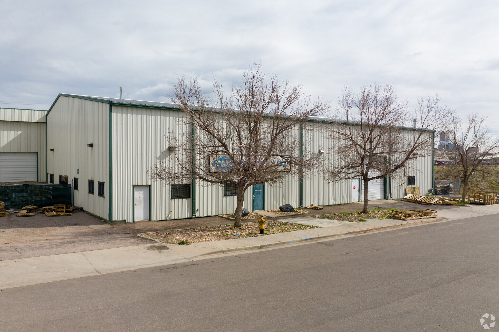 2525-2535 W Barberry Pl, Denver, CO for Rent