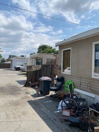 Bakersfield, CA undefined - 123 W McCord Ave