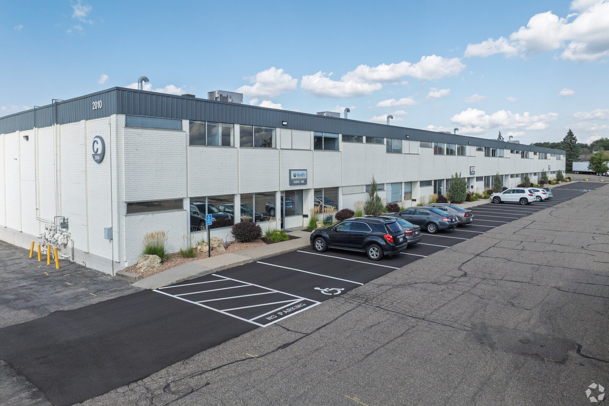 2010 E Center Cir, Plymouth, MN for Rent