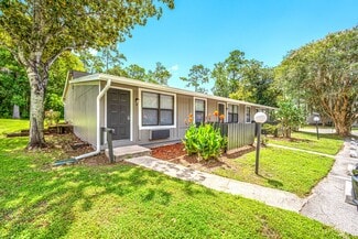 Brooksville, FL Apartments - 965 Candlelight Blvd