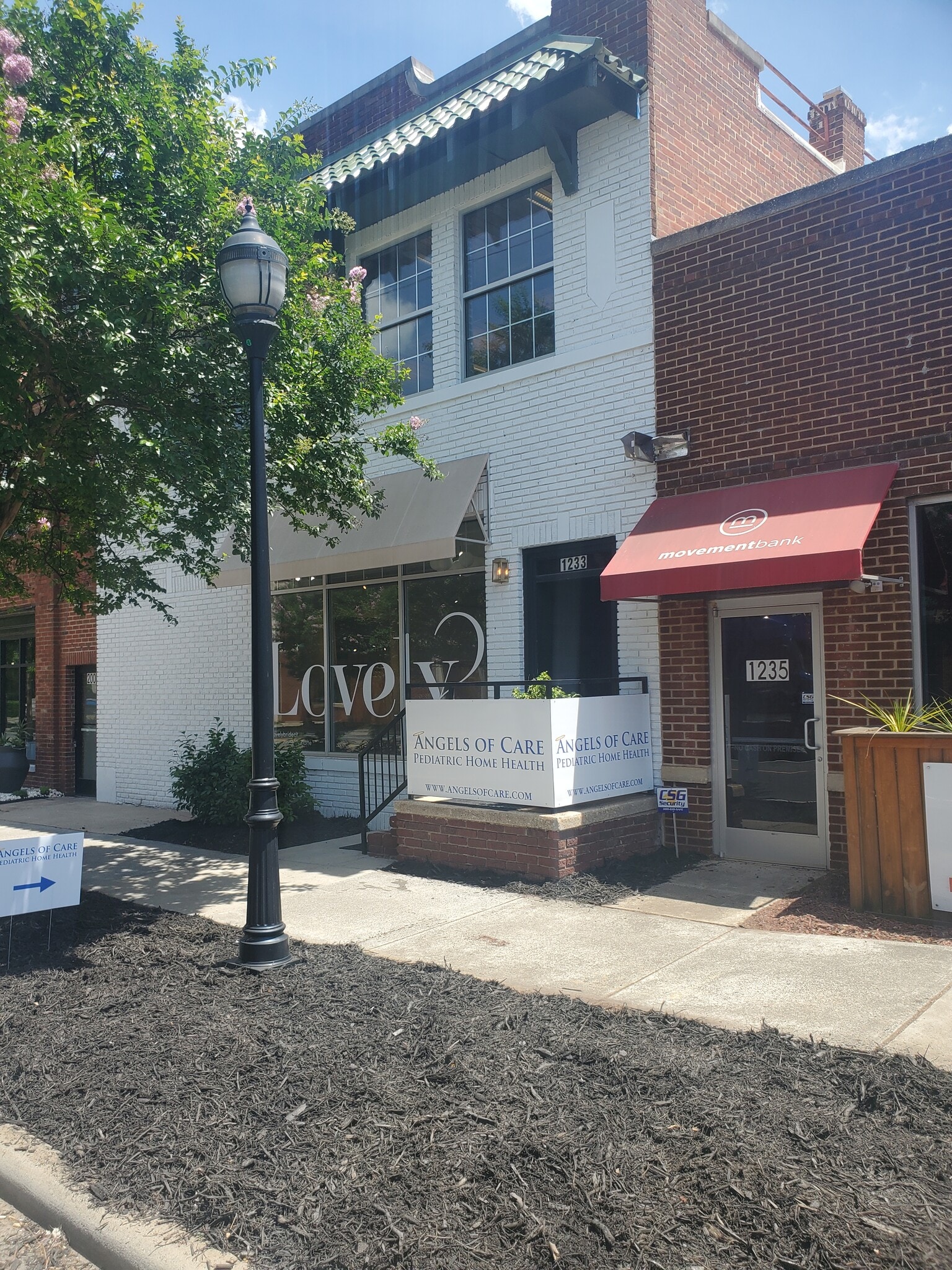 1233 W Morehead St, Charlotte, NC for Rent