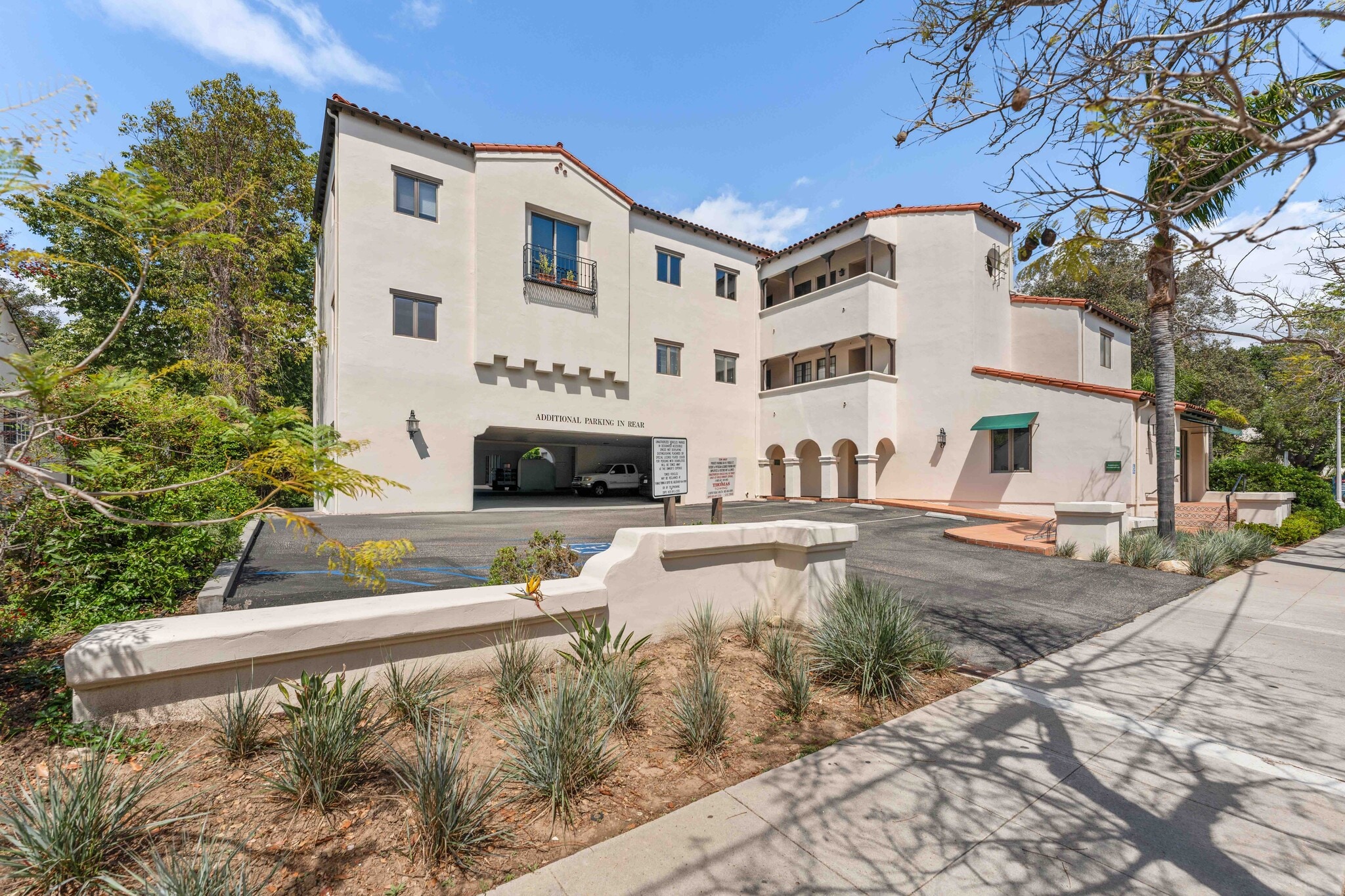 504 W Pueblo St, Santa Barbara, CA for Sale