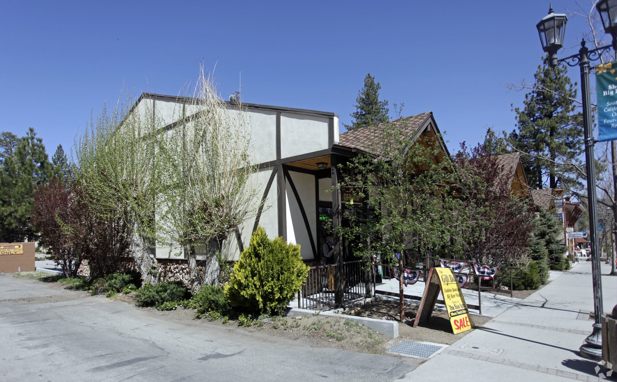 560 Pine Knot Ave, Big Bear Lake, CA for Sale