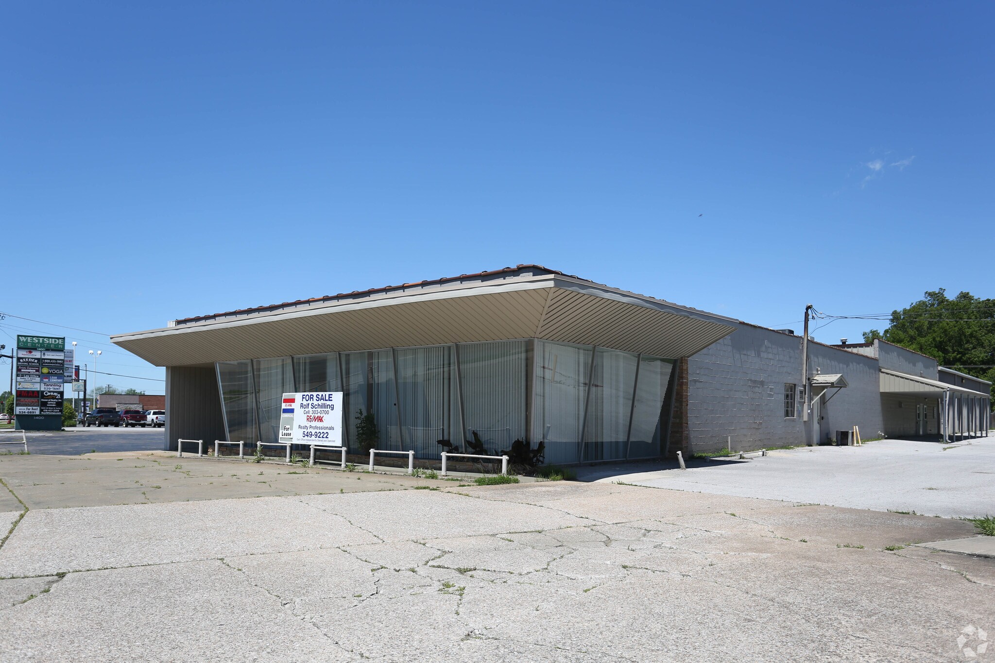 1308 W Main St Carbondale, IL 62901 Retail Property for Sale on