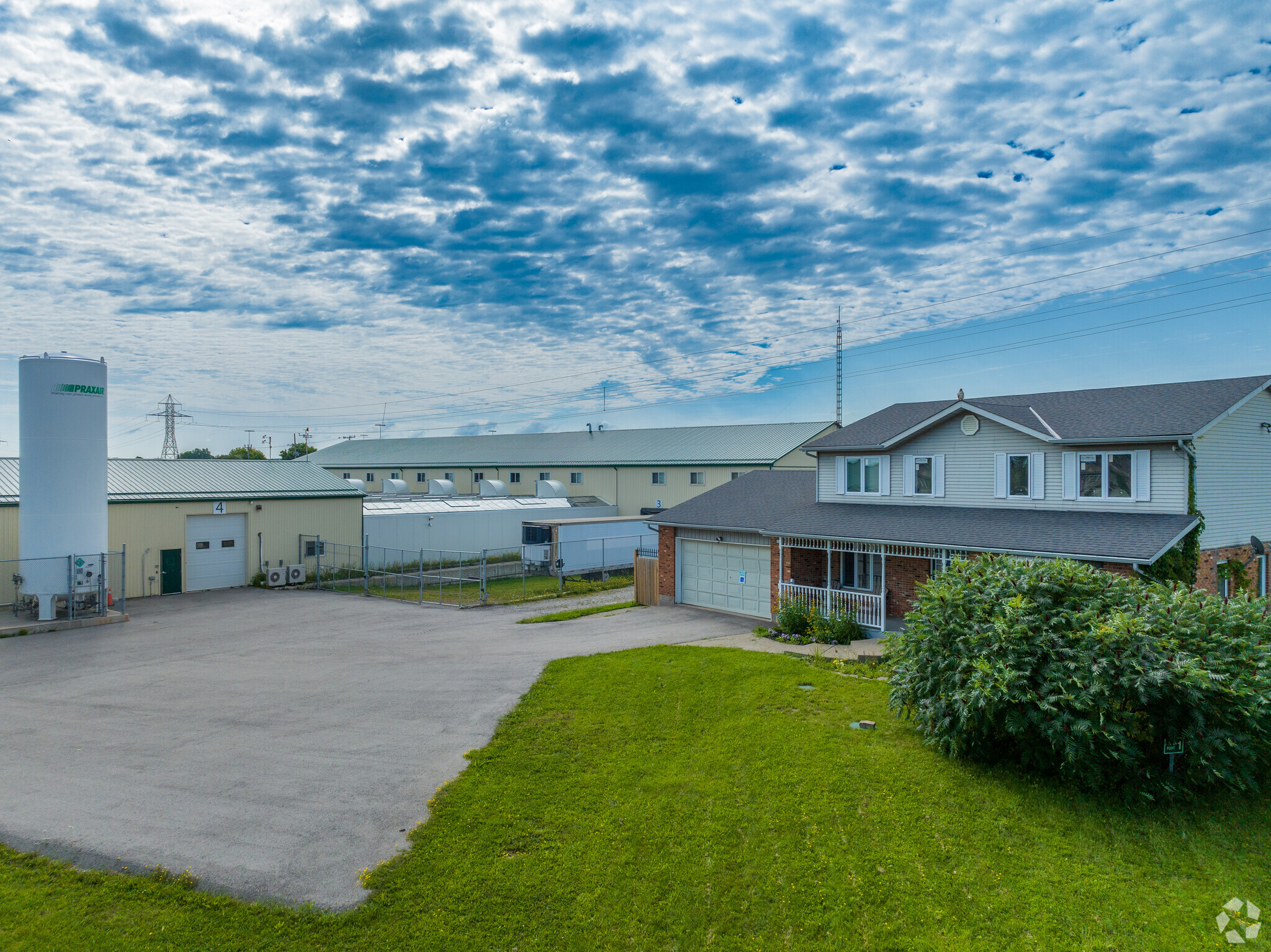 378 South Service Rd, Grimsby, ON for Sale