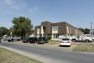 Chickasha, OK Apartments - 1627 S 17th St