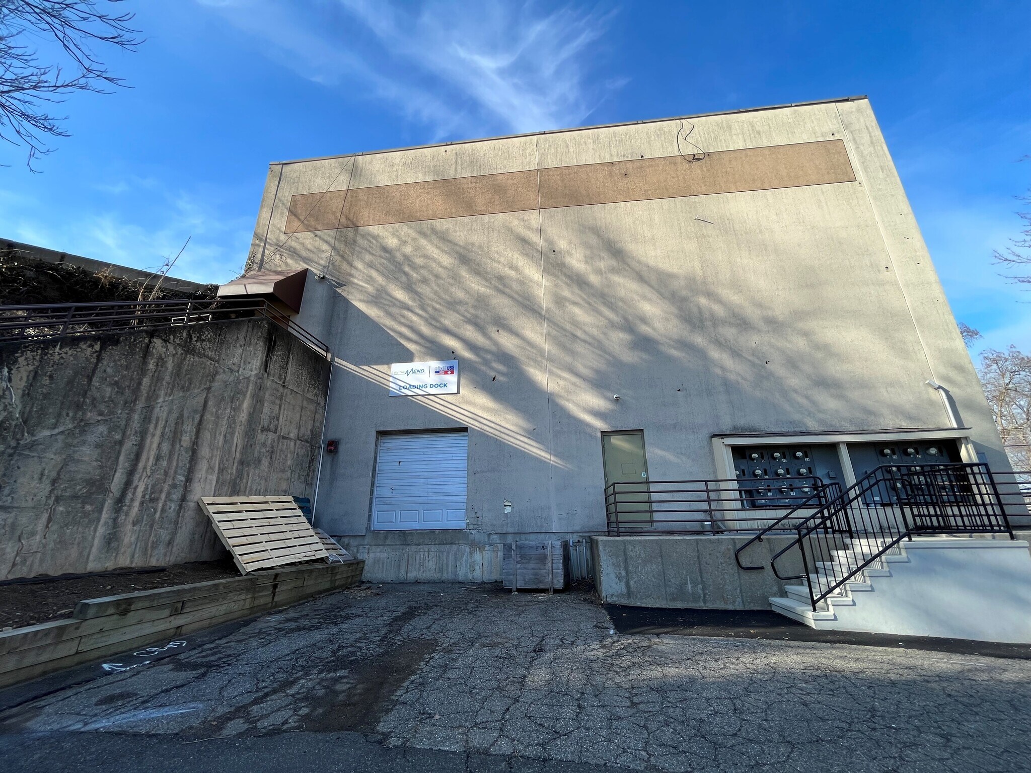 14 Del Mar Dr Brookfield, CT 06804 Retail Property for Lease on