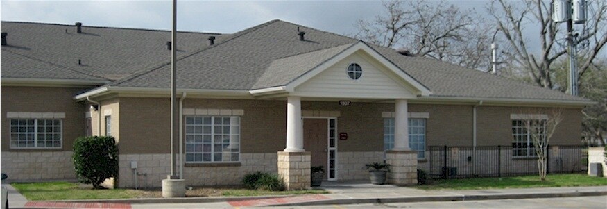 2112 Regional Medical Dr, Wharton, TX for Rent