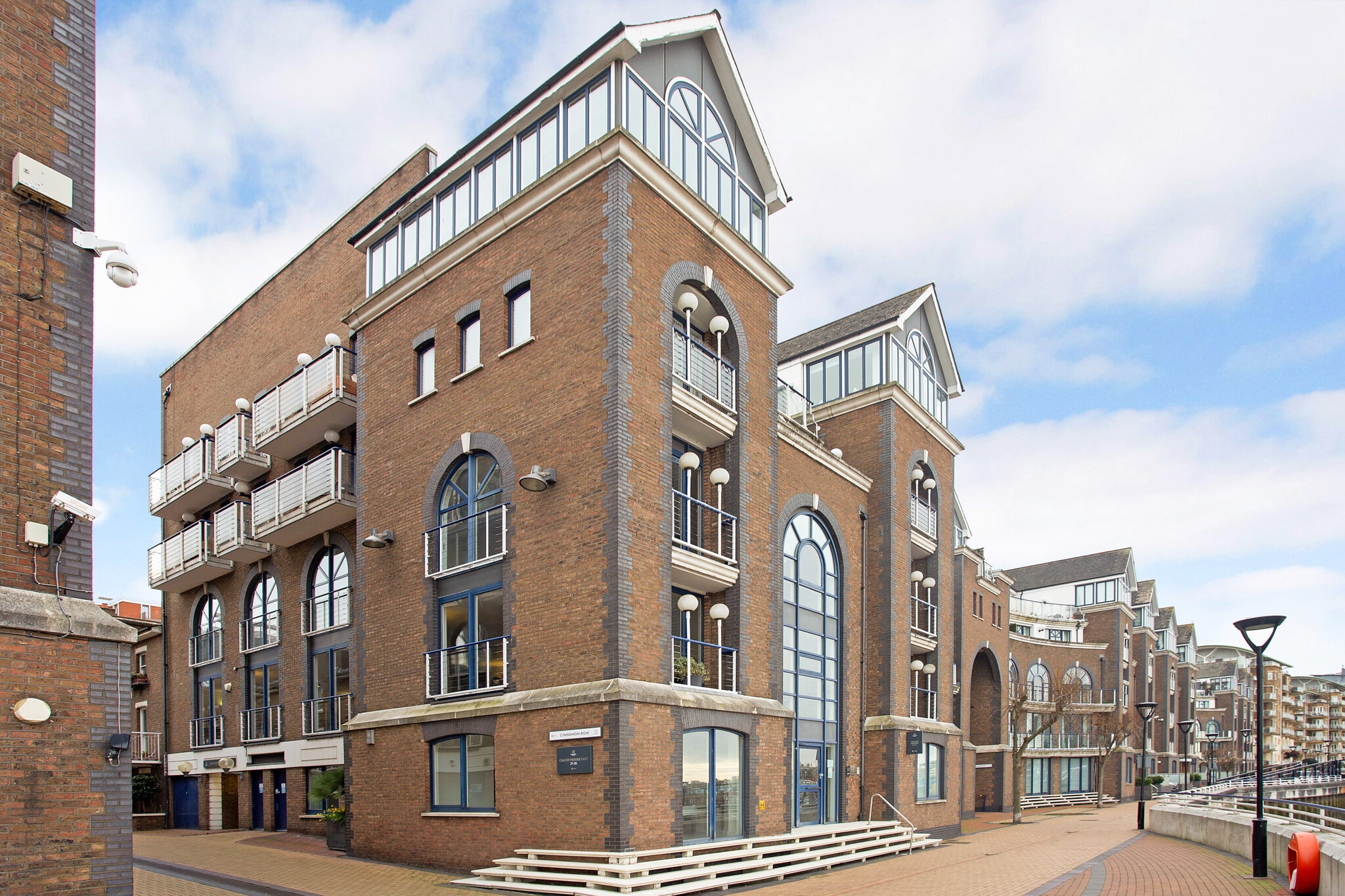 Clove Hitch Quay, London, LND for Sale