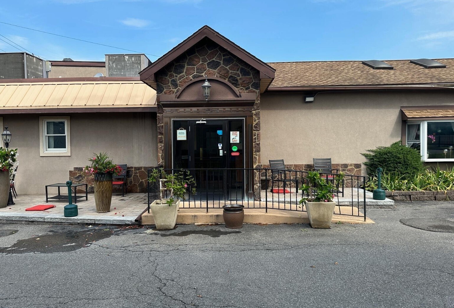 812 Ulster Ave Kingston, NY 12401 Retail Property for Sale on