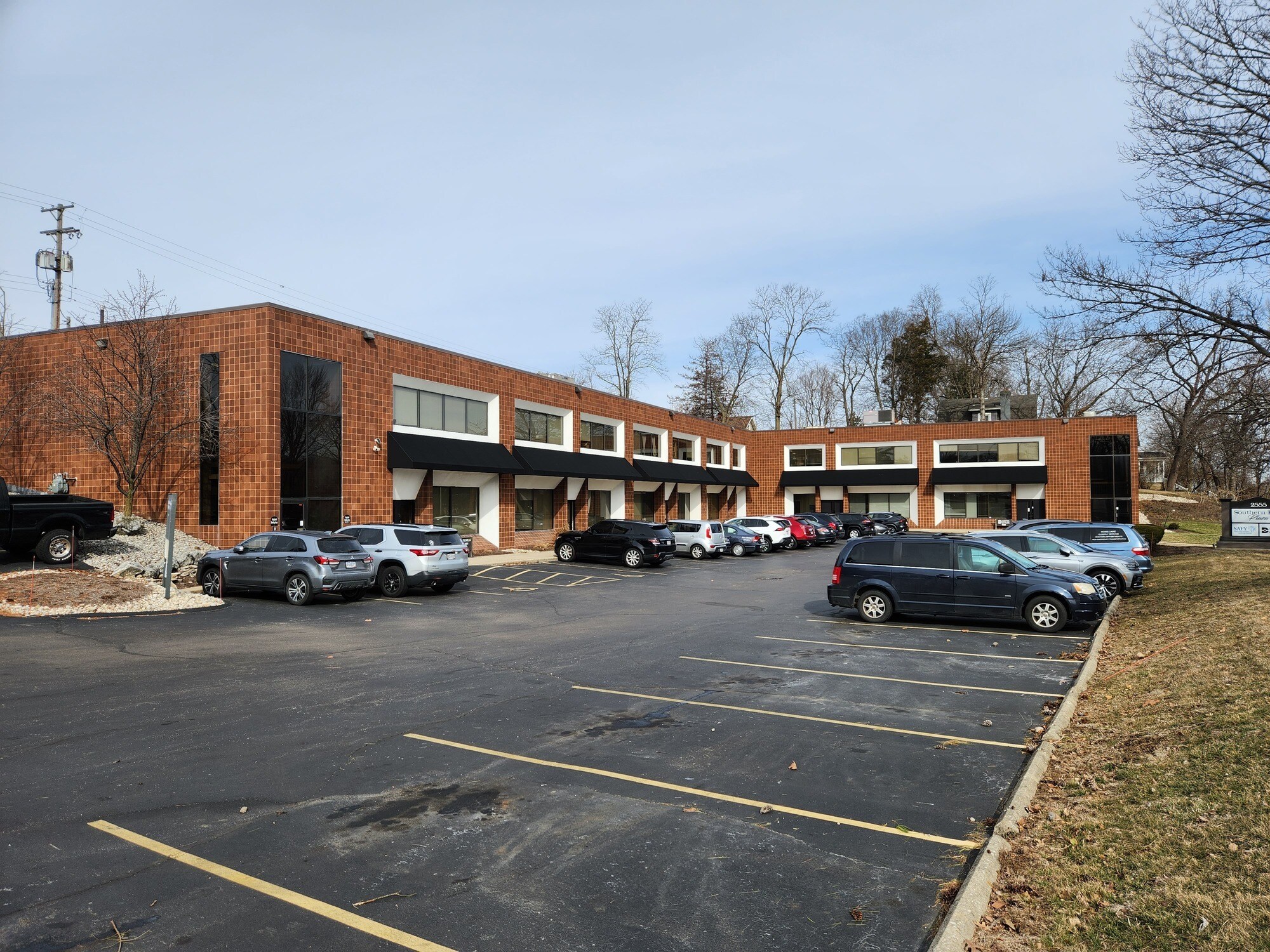 2555 S Dixie Dr Kettering, OH 45409 Office Property for Lease on