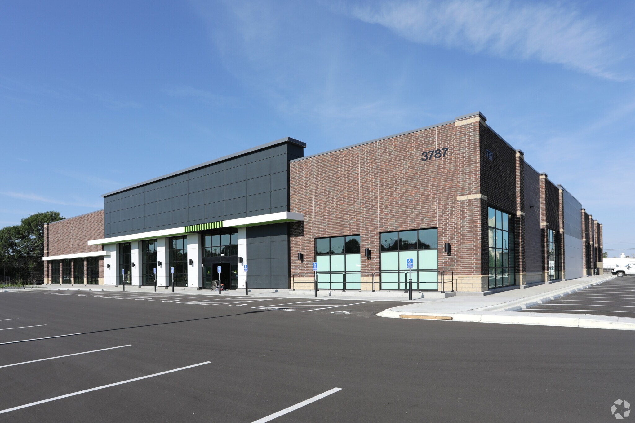 3787 Lexington Ave N Arden Hills, MN 55126 Retail Property for Sale