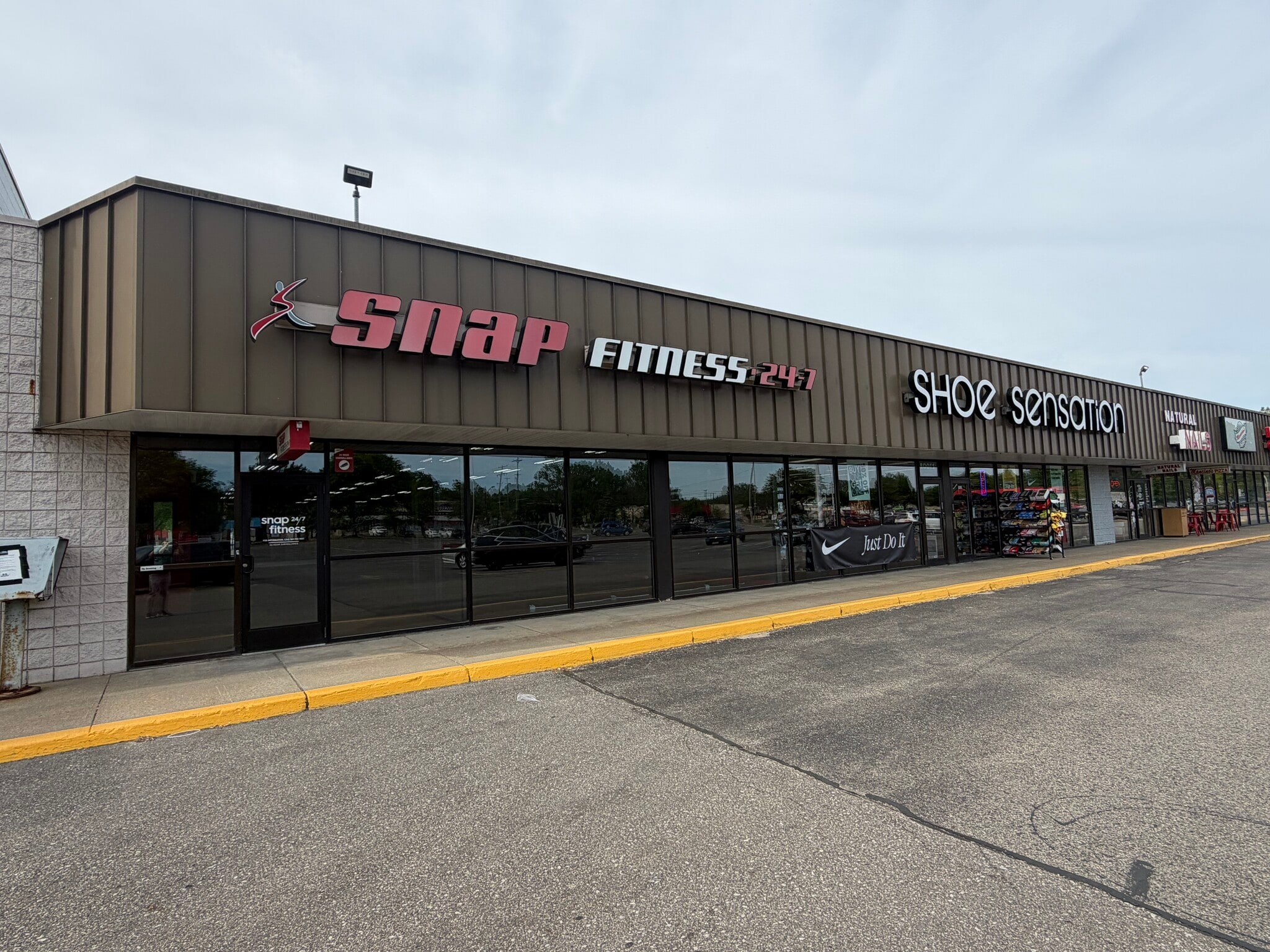800-912 W State St, Hastings, MI for Rent