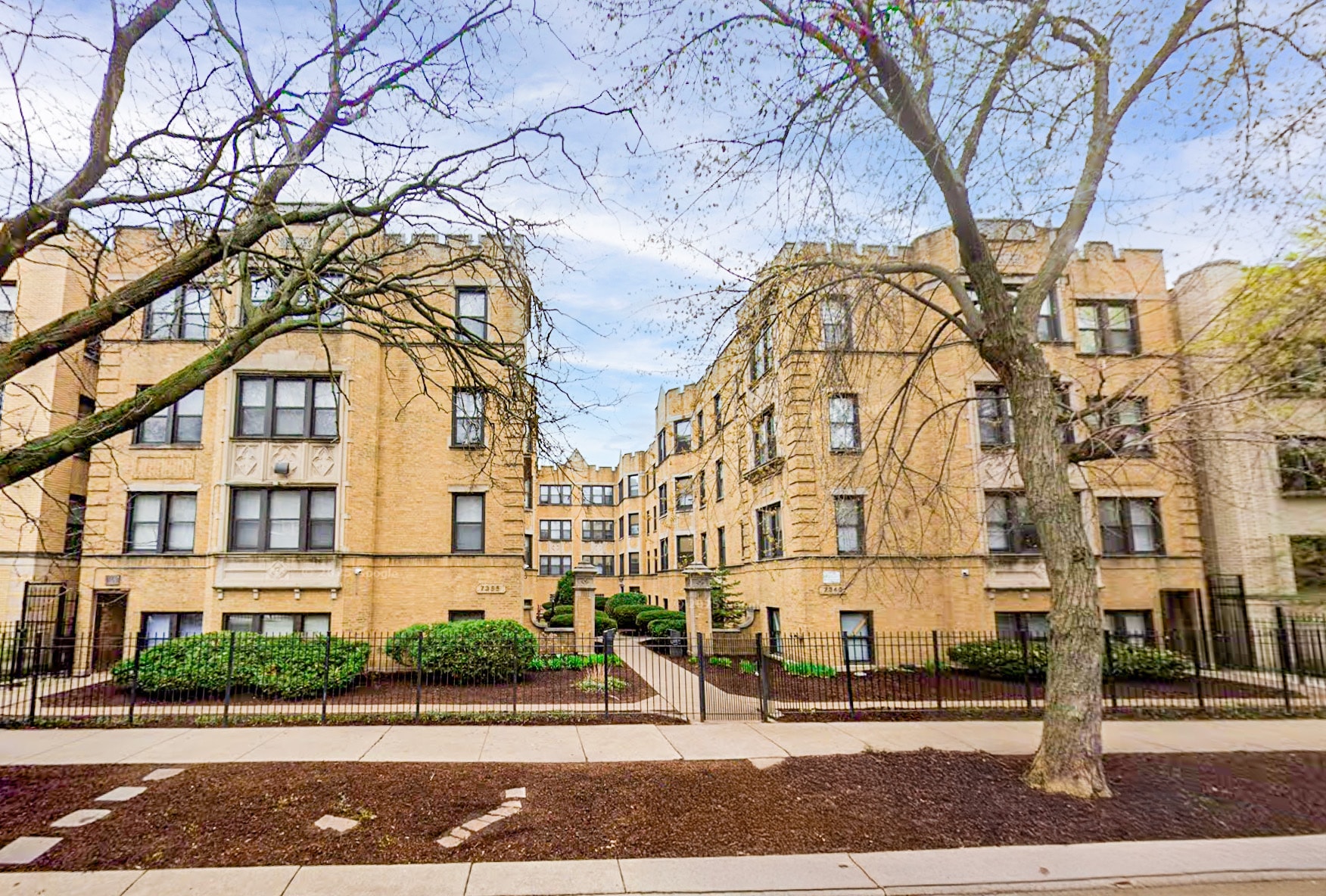 7349 N Damen Ave, Chicago, IL for Sale
