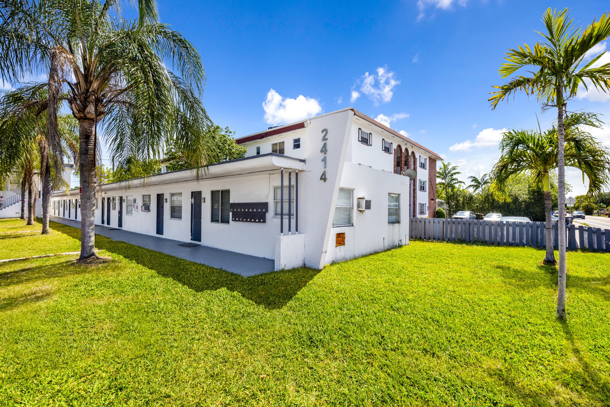 2414 Johnson St, Hollywood, FL for Sale