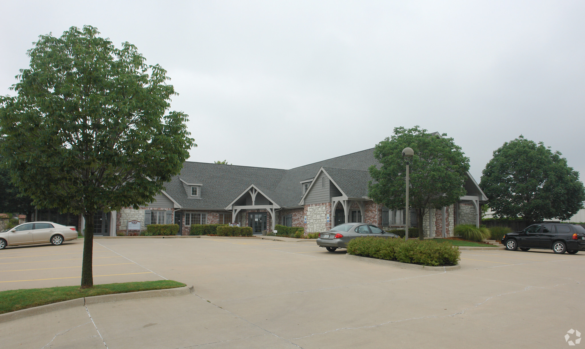 6139-6143 E 91st St, Tulsa, OK for Rent