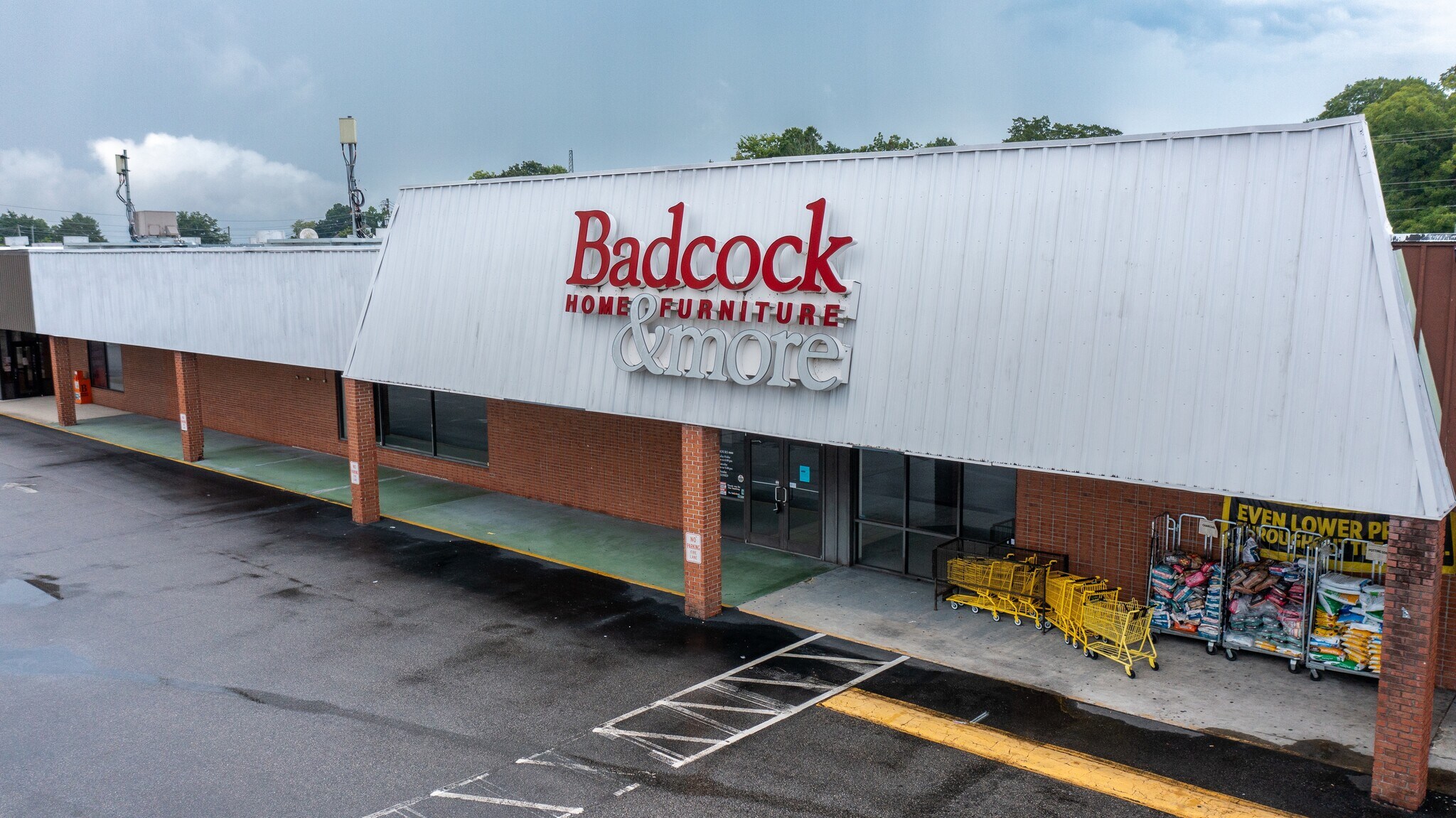 221 S Poplar St, Elizabethtown, NC for Rent