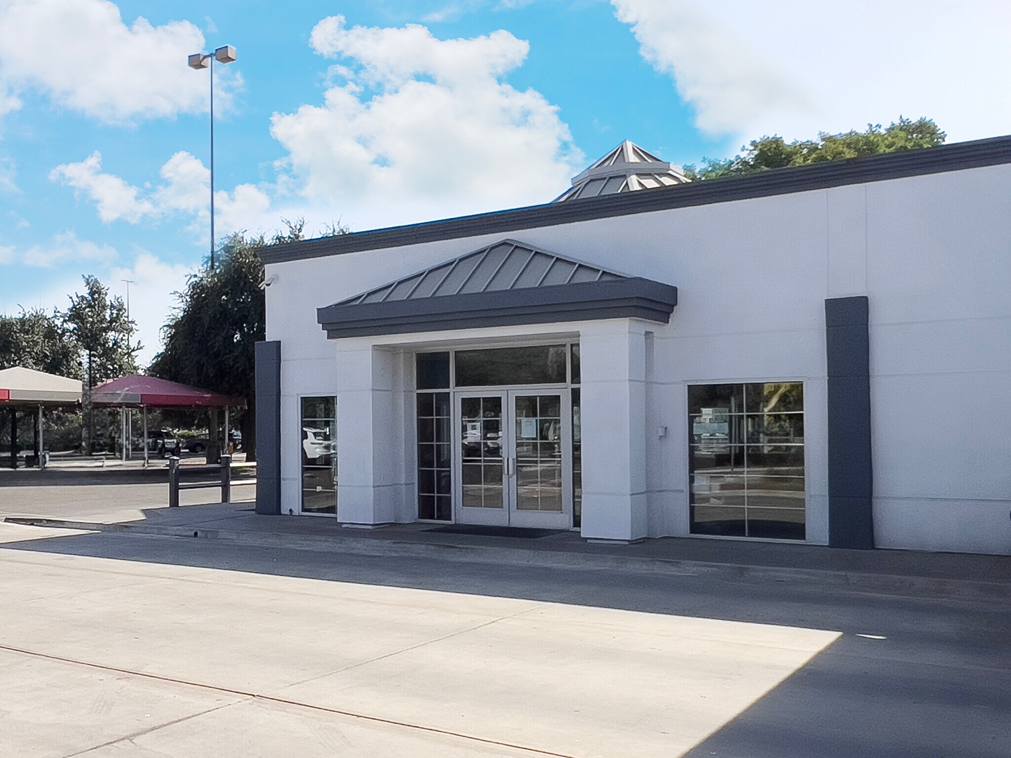 1697 W Lacey Blvd, Hanford, CA for Rent