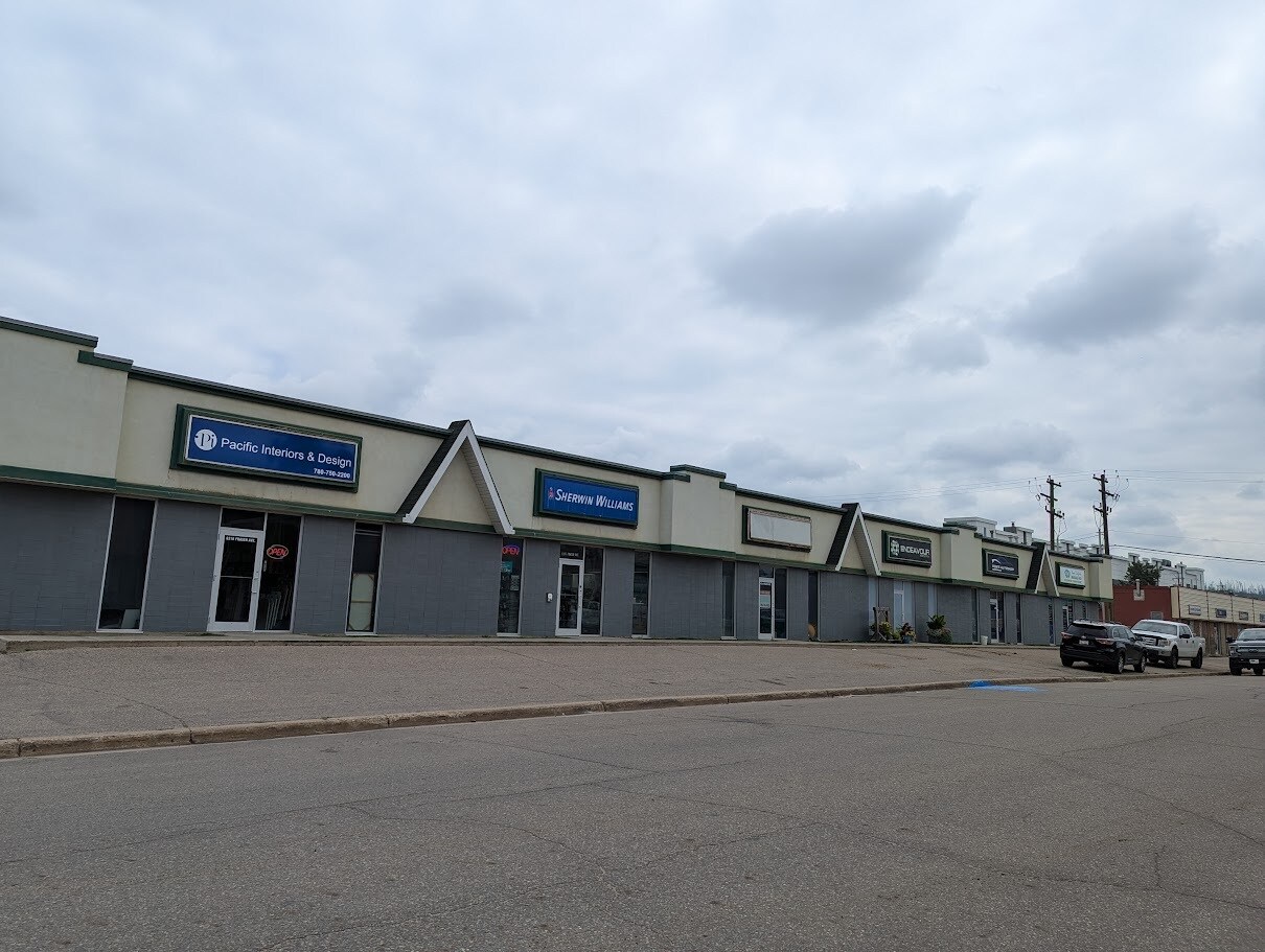8312-8314 Fraser Av, Fort McMurray, AB for Rent