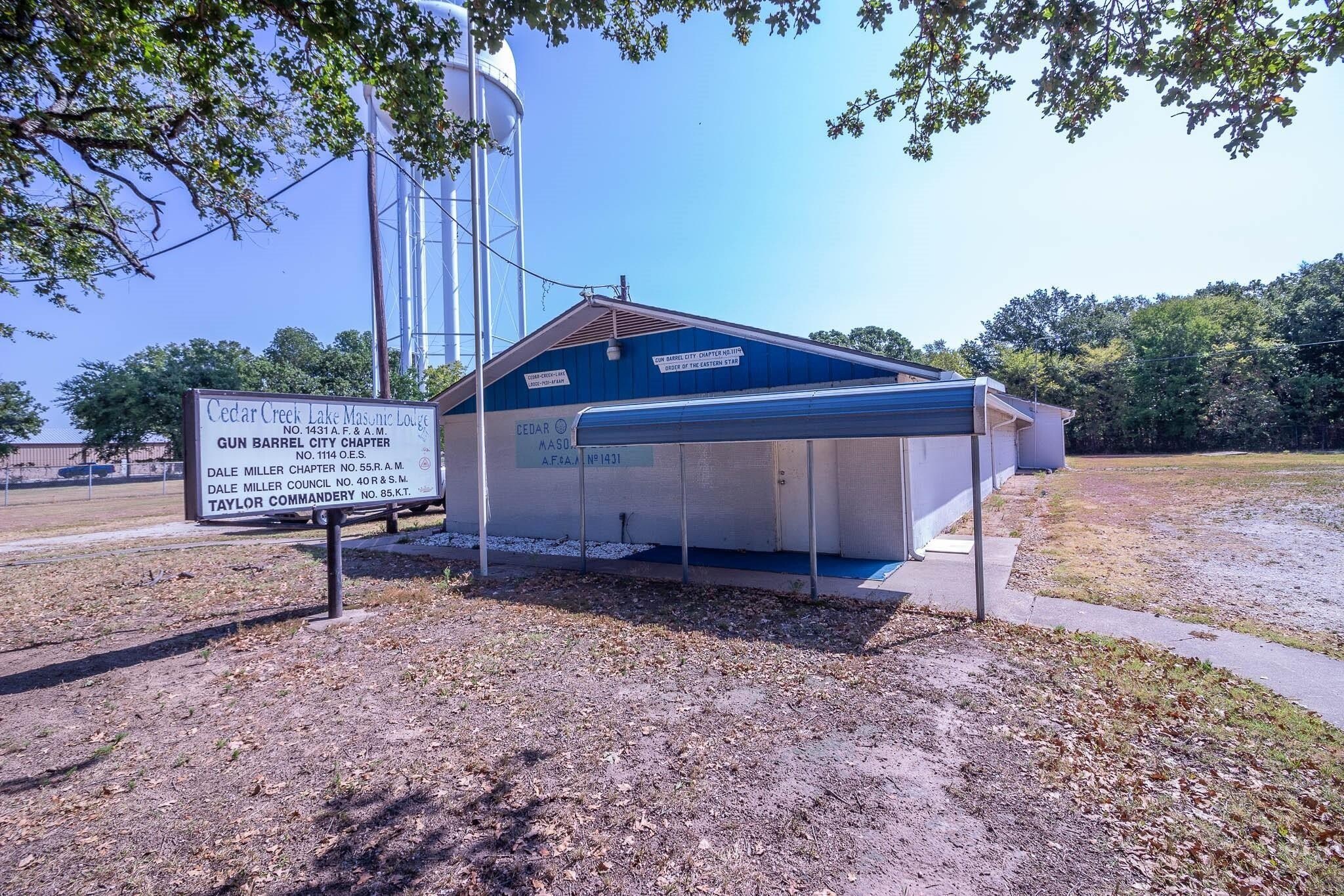 402 Legendary Ln, Gun Barrel City, TX for Sale