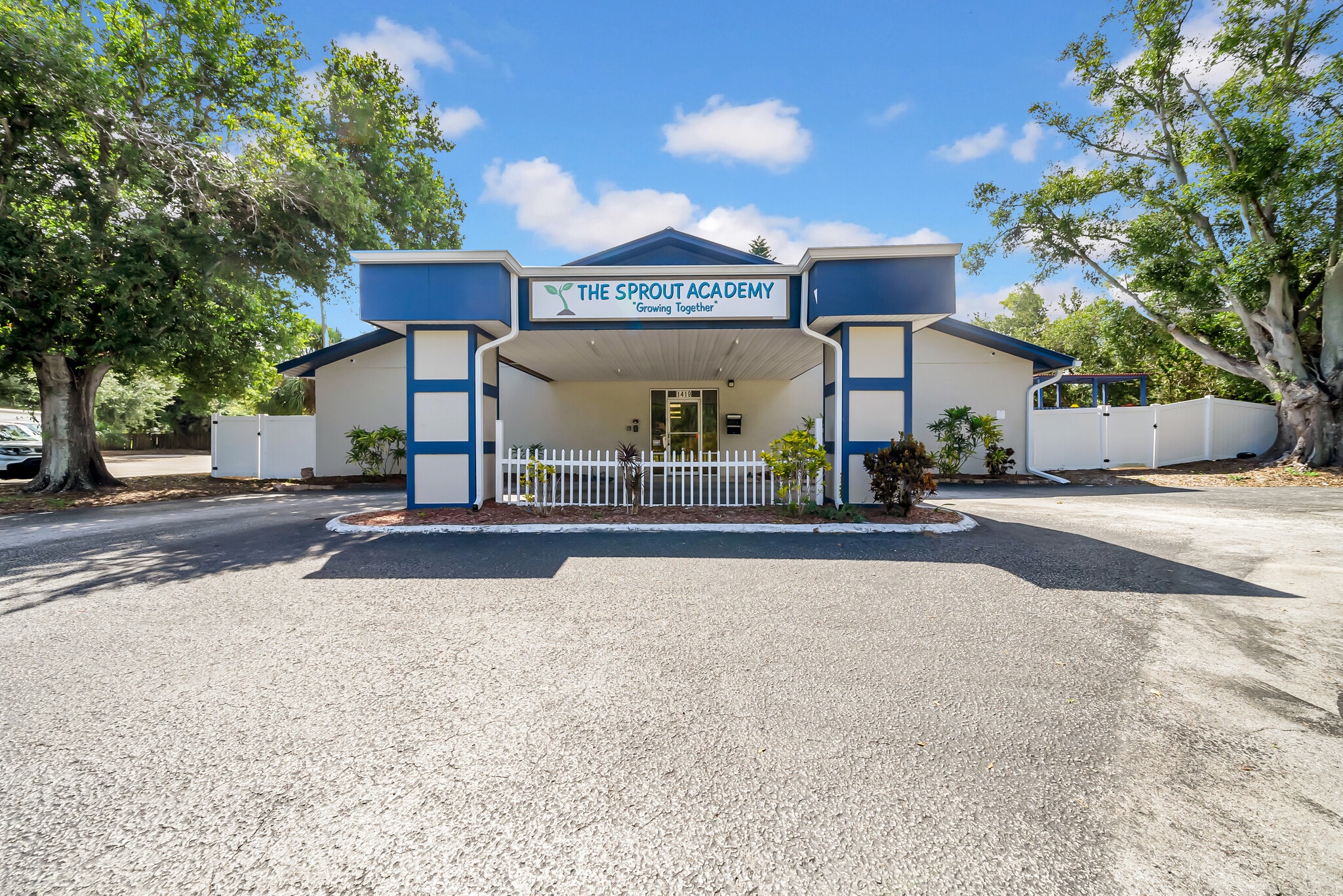 1419 Sunset Point Rd, Clearwater, FL for Sale