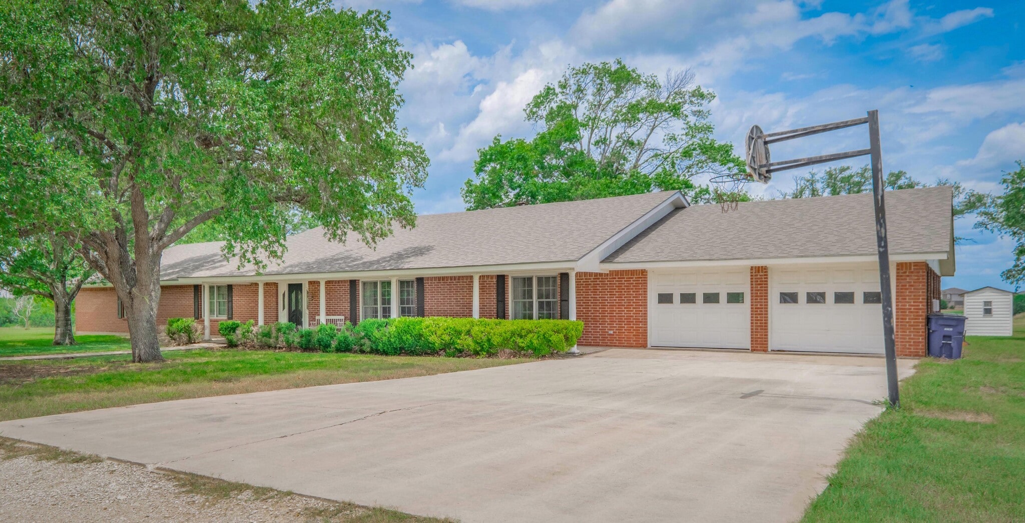 1221 Pieper Rd, New Braunfels, TX for Sale