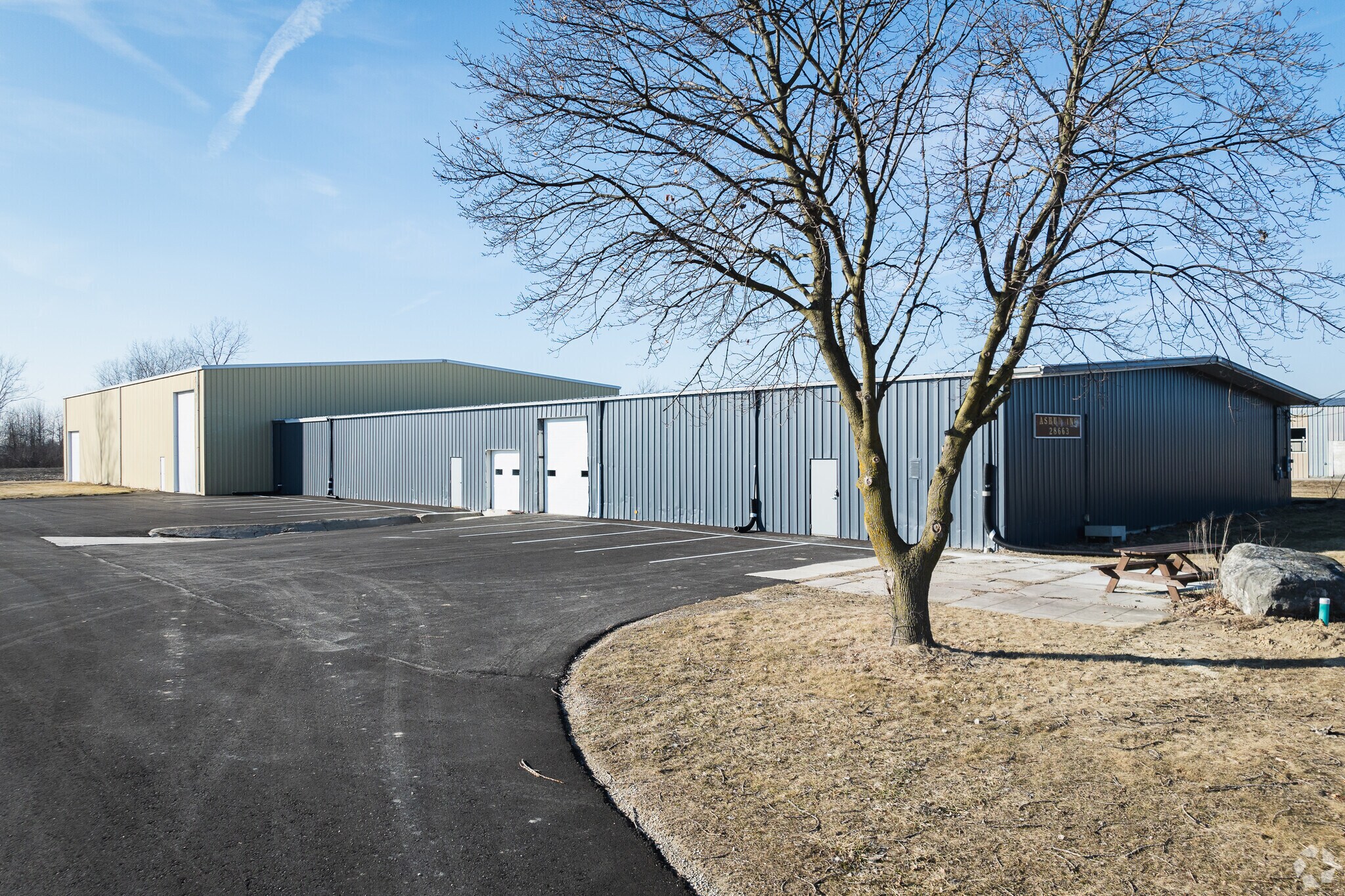 28663 Glenwood Rd, Perrysburg, OH for Rent