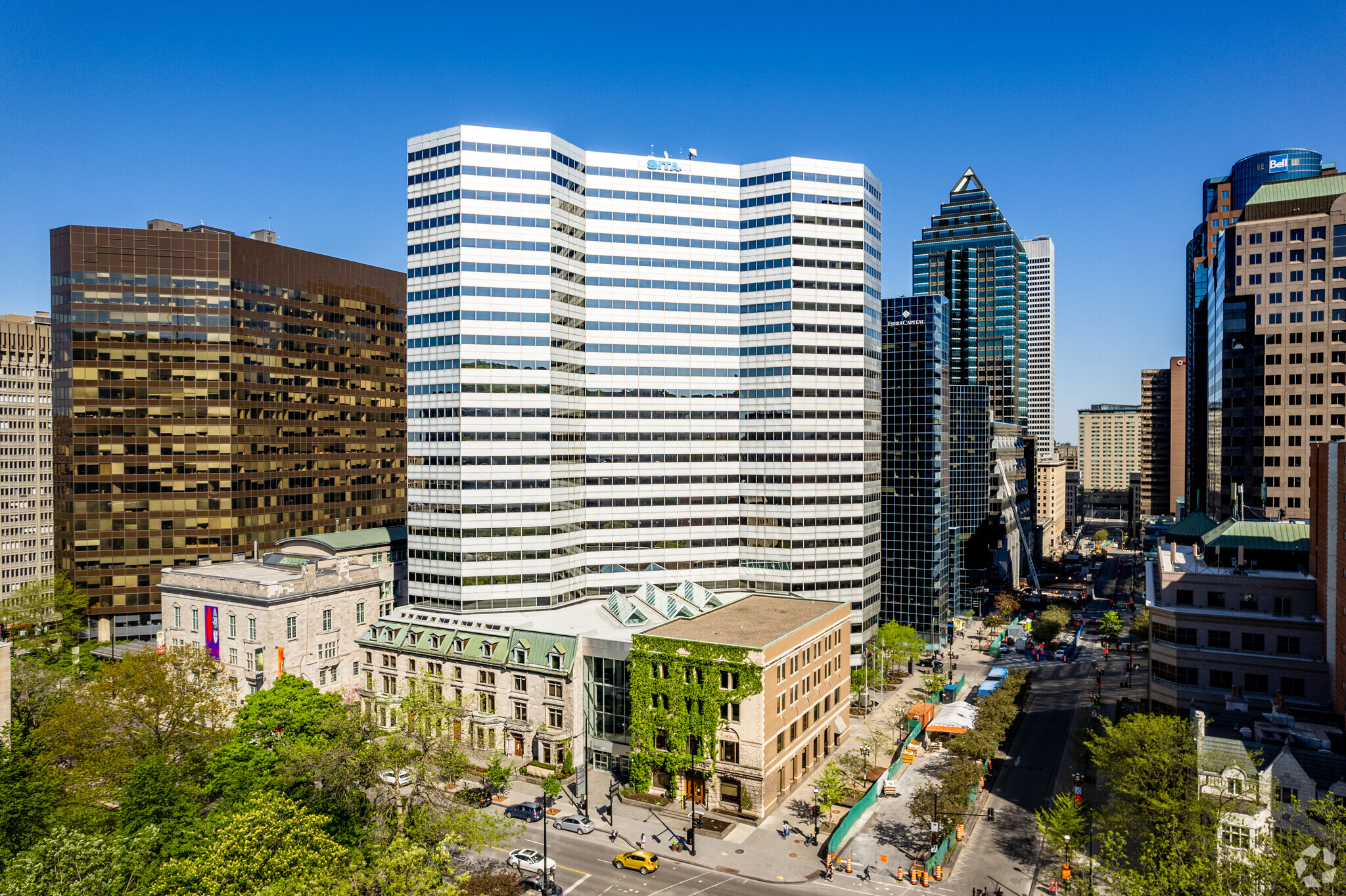 2001 Av McGill College, Montréal, QC for Rent