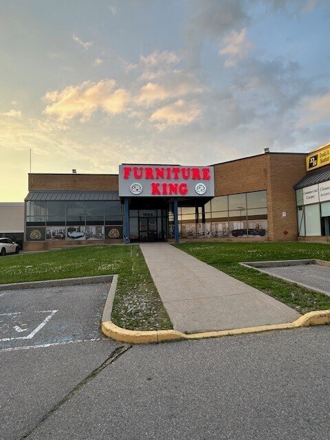 1624 Dundas St E, Whitby, ON for Rent