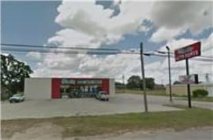 1942 E Austin St, Giddings, TX for Sale