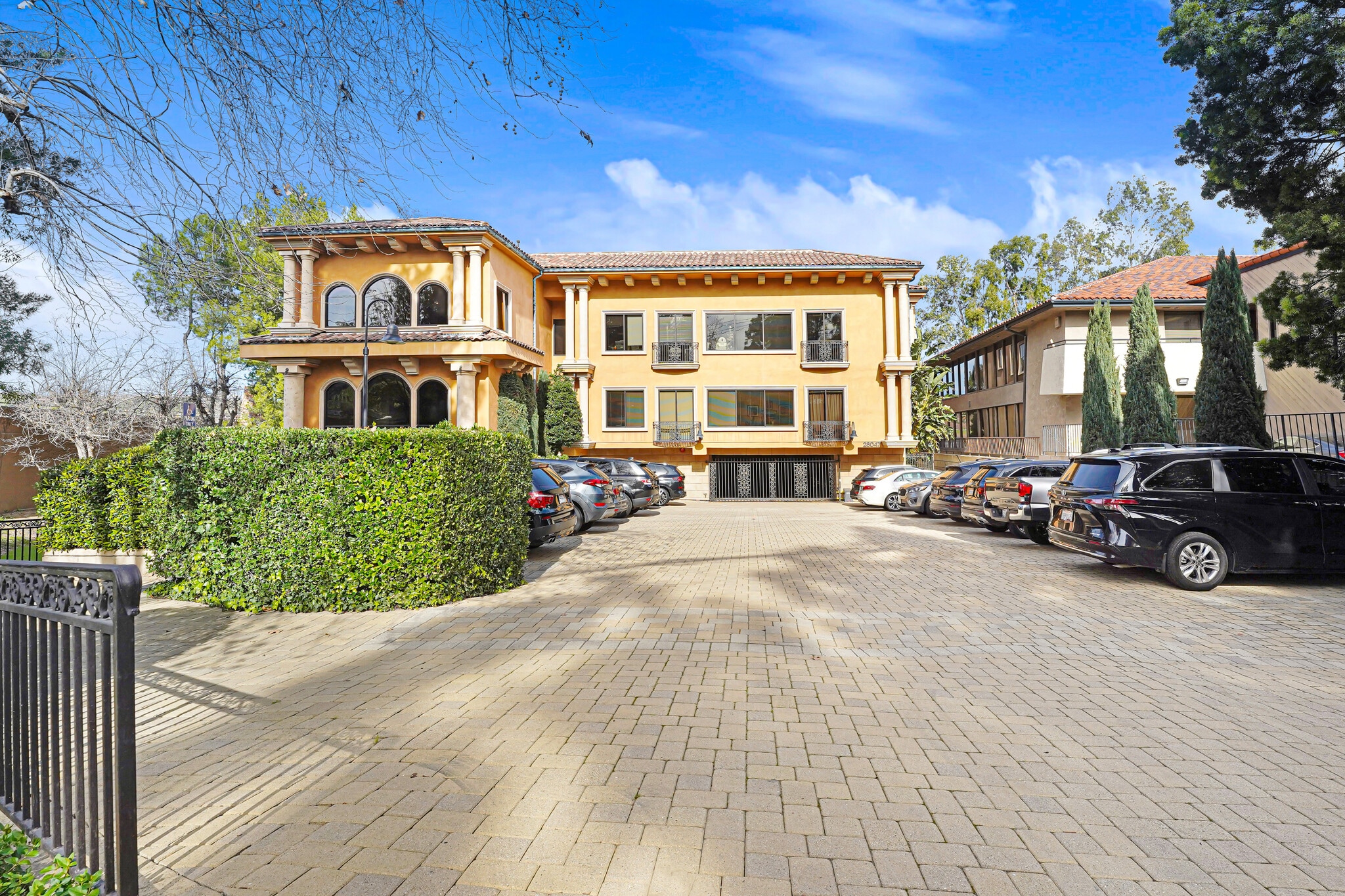 28047 Dorothy Dr, Agoura Hills, CA for Sale