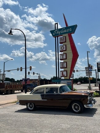 Stroud, OK Hospitality - 717 W Main St