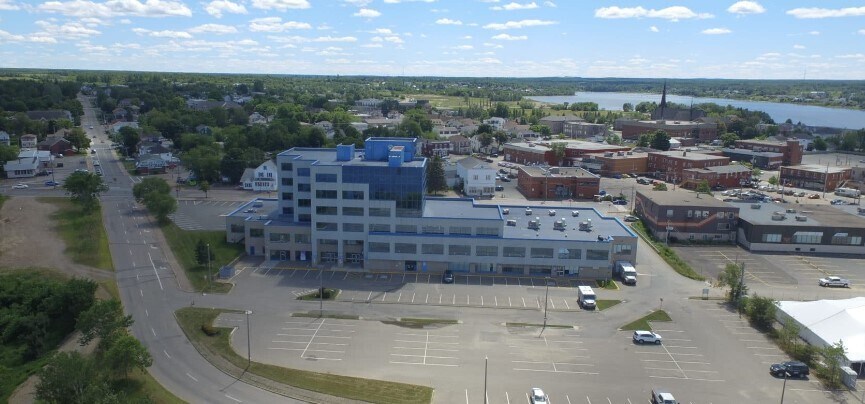 275 Main St, Bathurst, NB for Rent