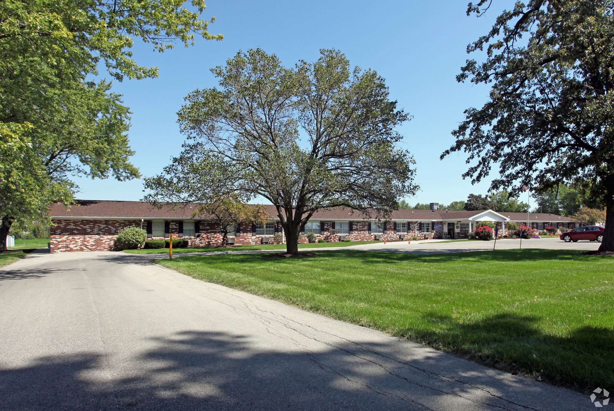 1529 W Lancaster St, Bluffton, IN for Sale