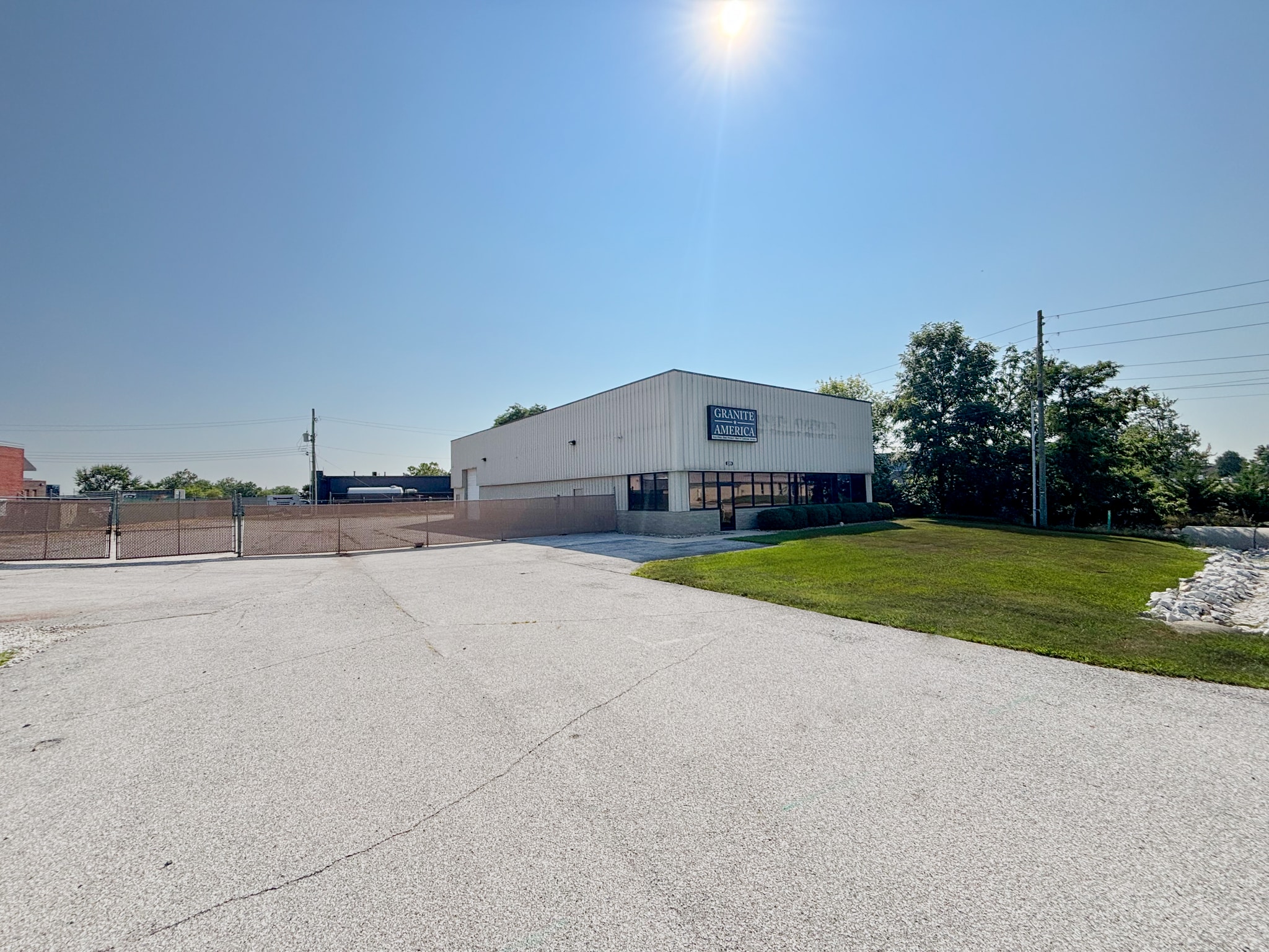 2251 Distributors Dr, Indianapolis, IN for Rent