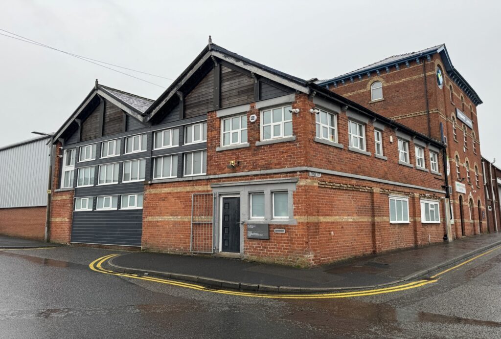 26 Croft St, Preston, LAN for Rent