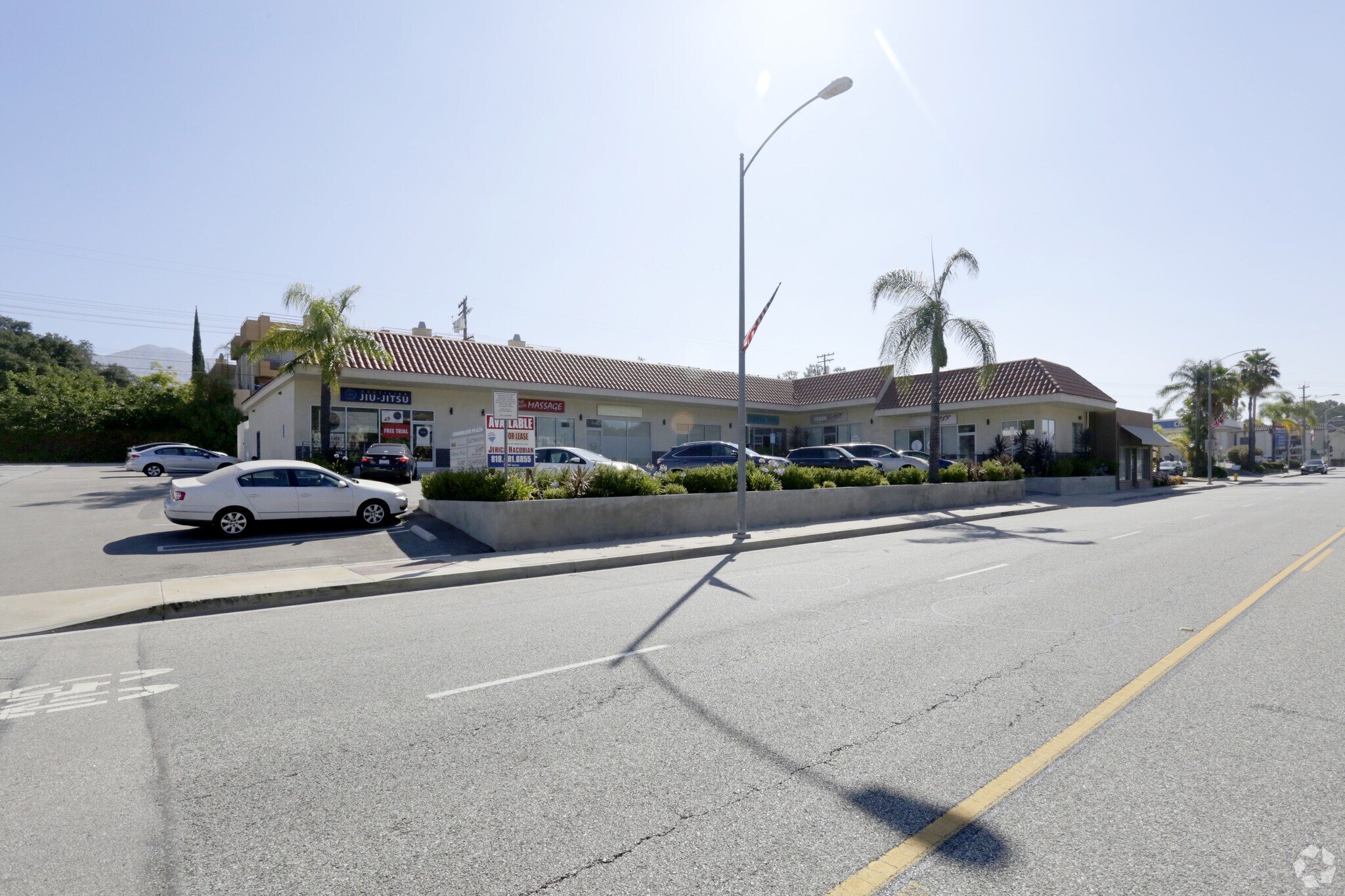 28312839 Honolulu Ave La Crescenta, CA 91214 Shopping Center