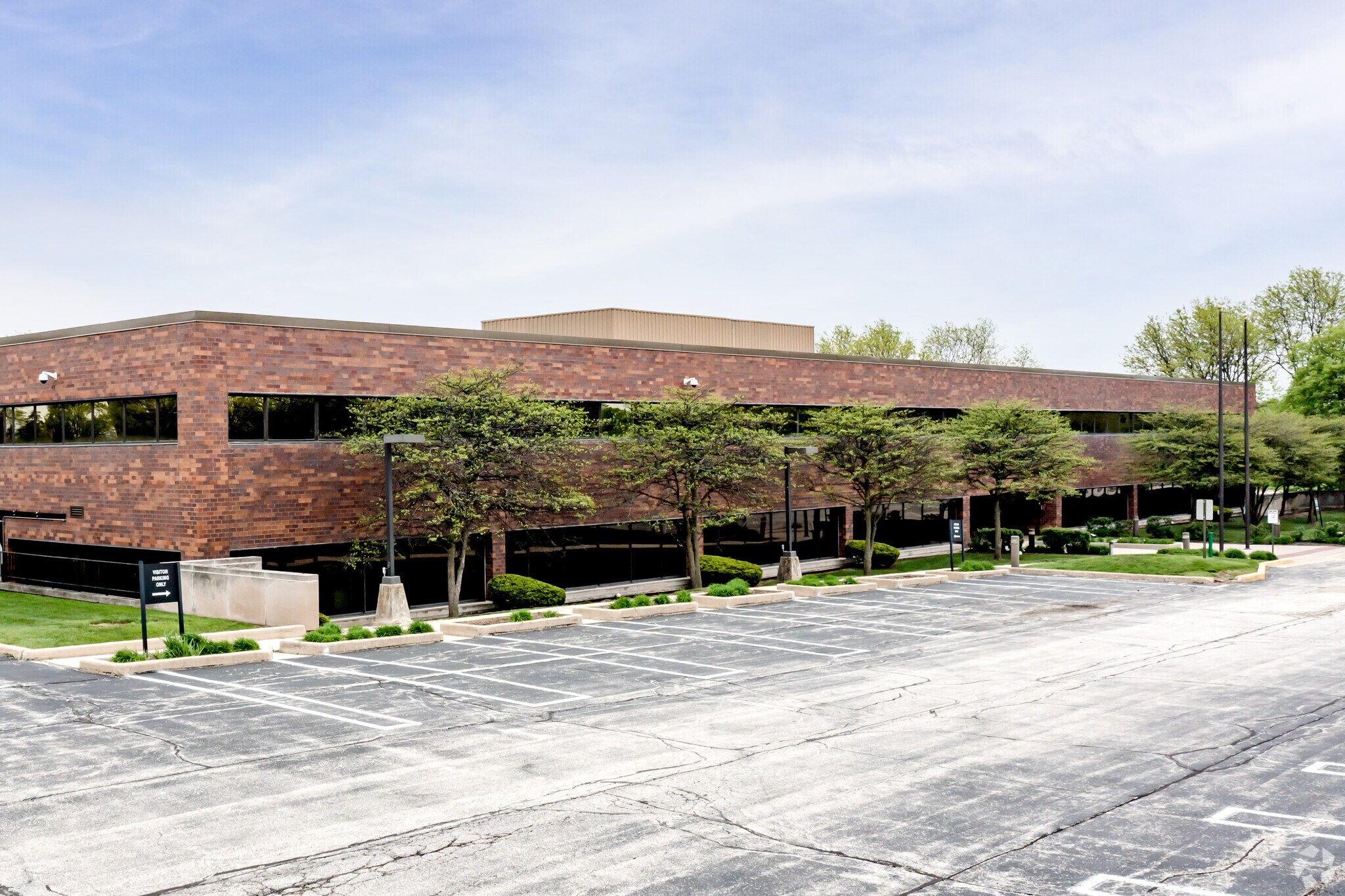 1400 Kensington Rd, Oak Brook, IL for Sale