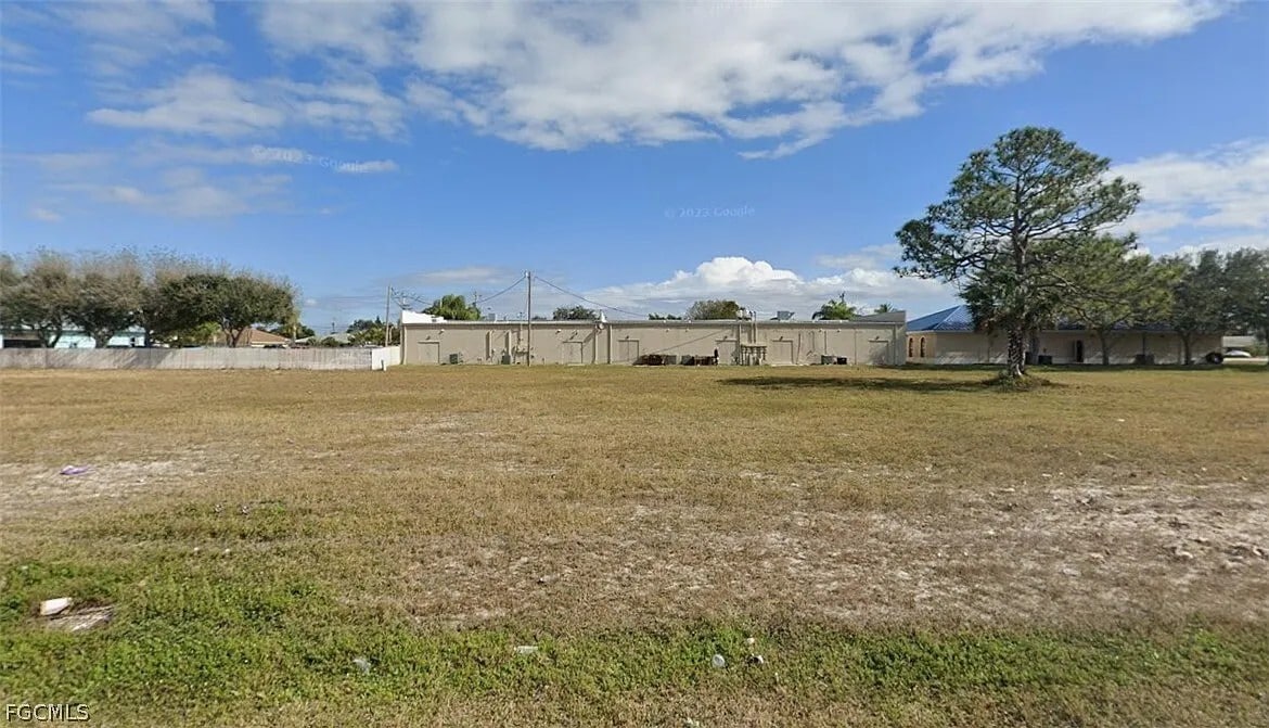 3811 SW 8th Pl, Cape Coral, FL for Sale