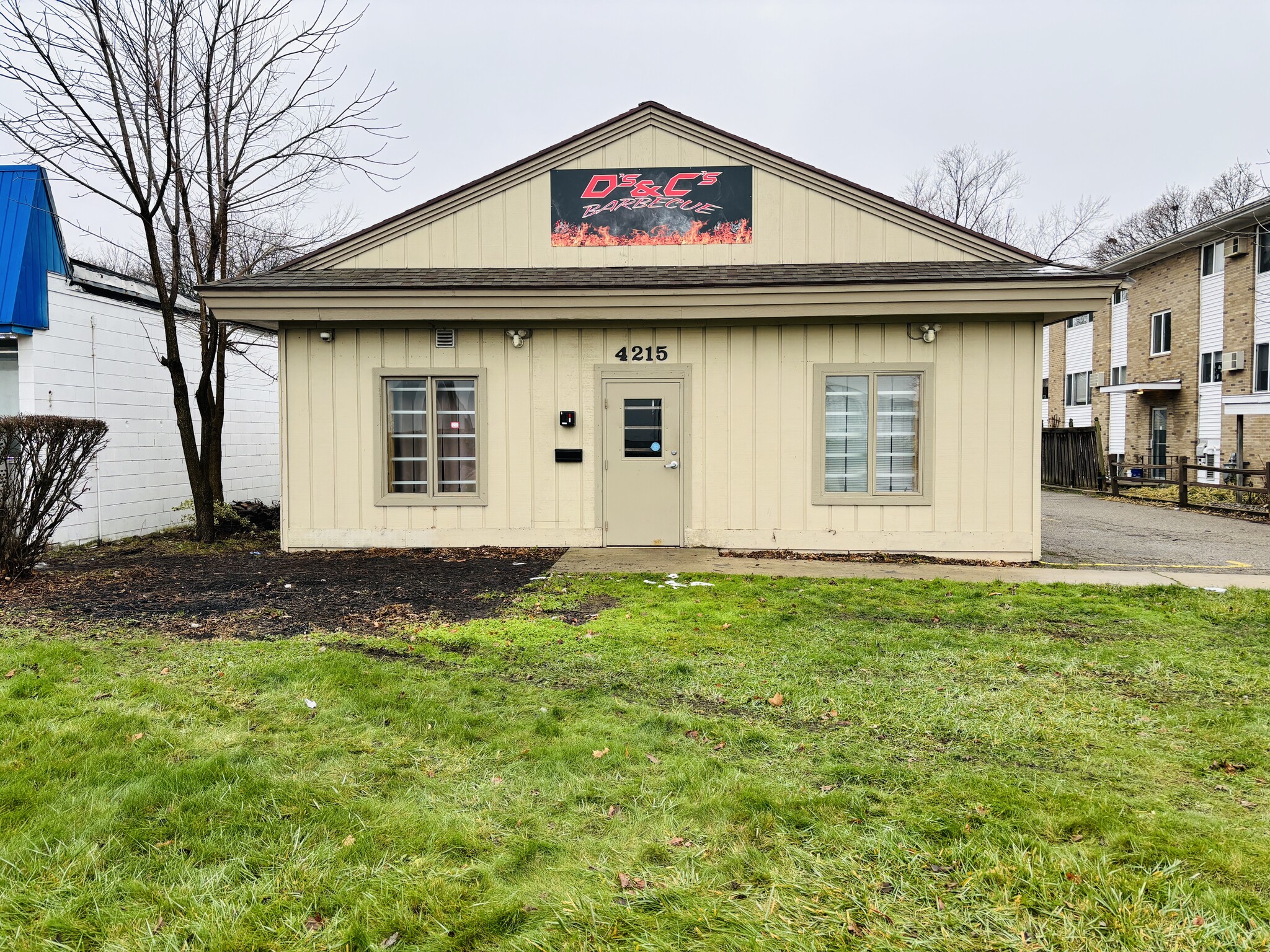 4215 N Grand River Ave, Lansing, MI for Sale