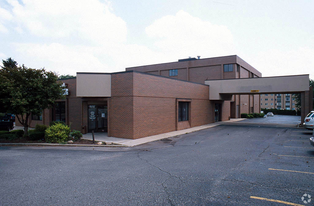 25757-25761 Lorain Rd, North Olmsted, OH for Rent