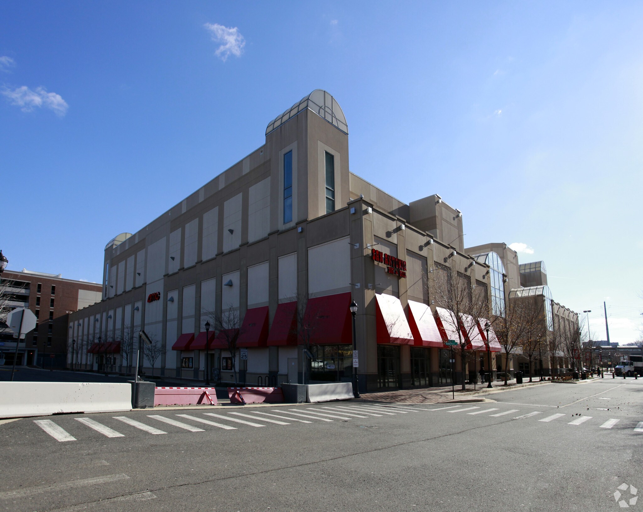 200-301 Swamp Fox Rd, Alexandria, VA for Sale