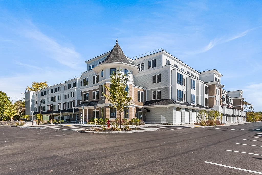 22 Everett St, Westwood, MA for Rent