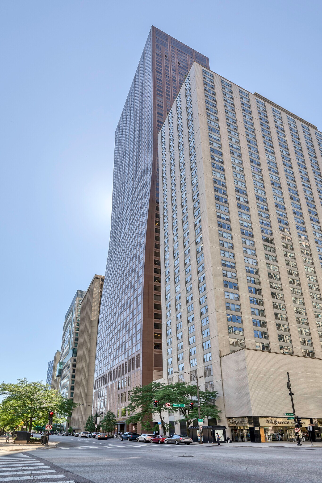 737 N Michigan Ave, Chicago, IL for Rent