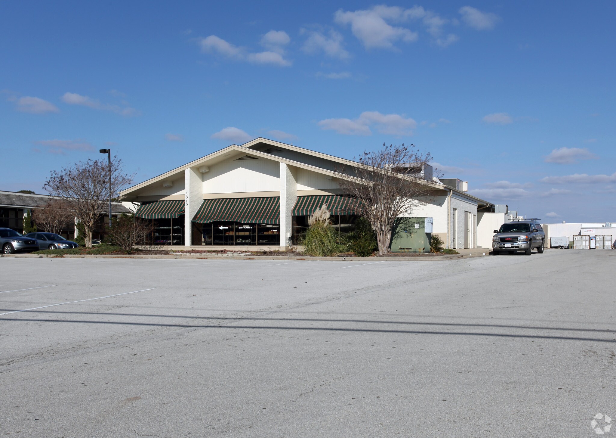 3010 Arendell St, Morehead City, NC for Sale